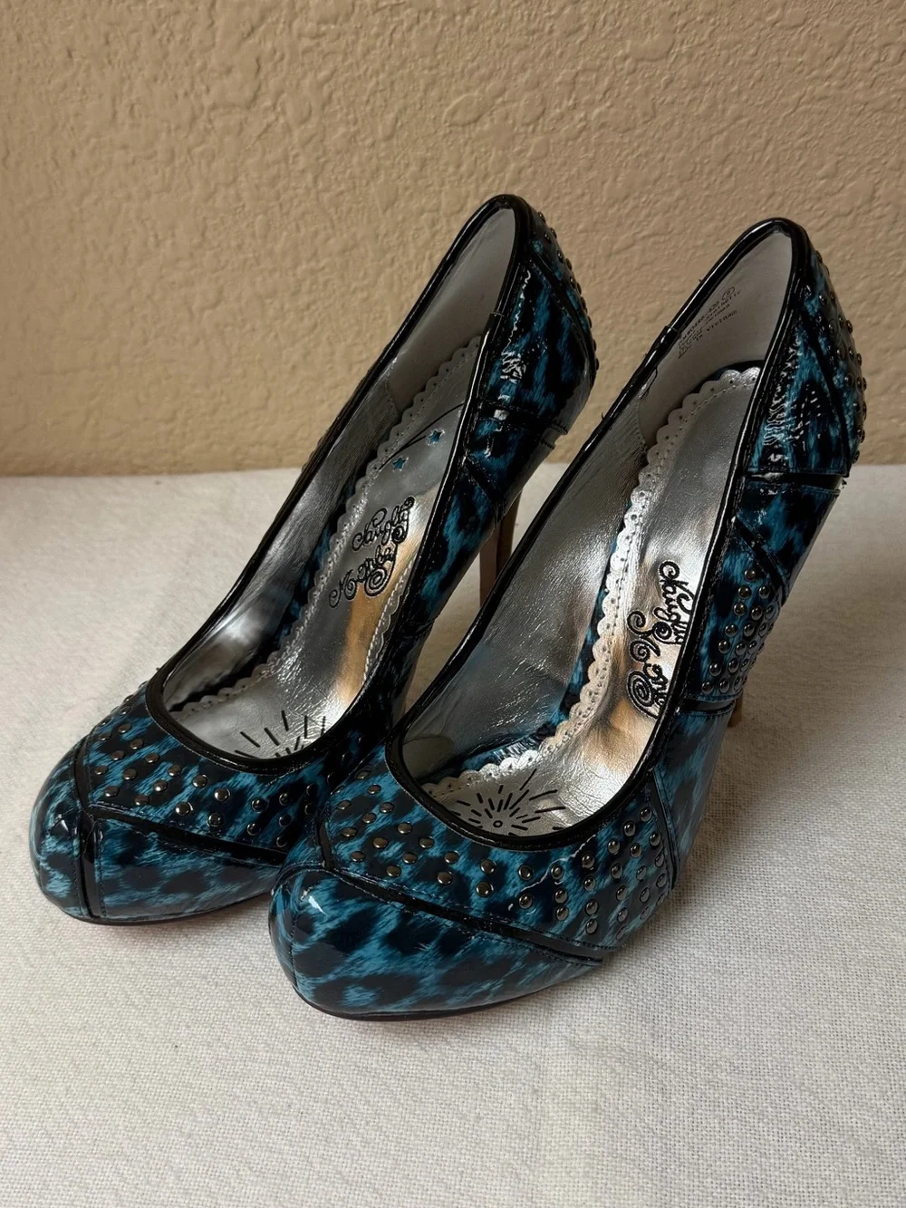 4/$20 Naughty Monkey Teal and Black Studded High Heel Pumps